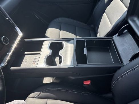 Certified 2026 GMC Acadia Elevation w/ Elevation Premium Package FWD image 27