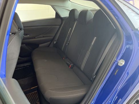Used 2022 Hyundai Elantra SEL FWD image 19