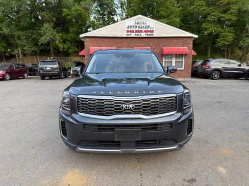 Used 2020 Kia Telluride S w/ S 8 Passenger Seating Package FWD image 2