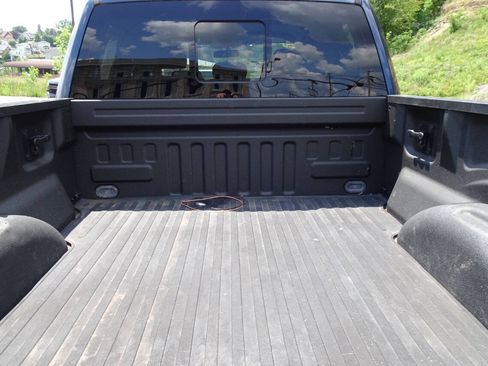 Used 2015 Ford F150 XLT w/ Equipment Group 302A Luxury AWD/4WD image 9