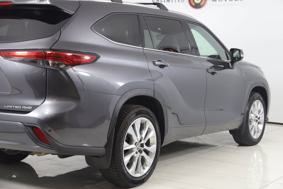 Used 2023 Toyota Highlander Limited AWD/4WD image 45