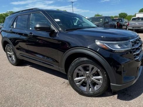 New 2026 Ford Explorer Active w/ Active Comfort Package AWD/4WD image 8