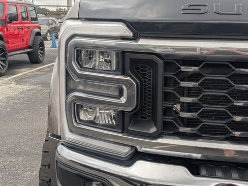 Used 2023 Ford F450 Lariat image 11