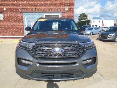 Used 2024 Ford Explorer XLT w/ Equipment Group 202A AWD/4WD image 13