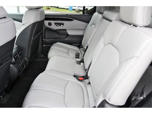 New 2025 Honda Pilot Touring image 13