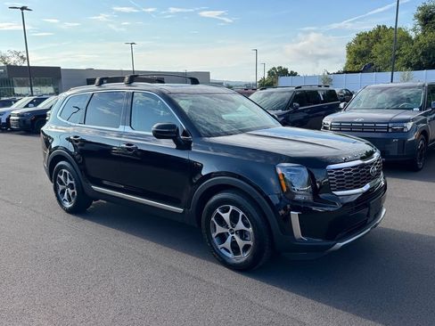 Used 2020 Kia Telluride EX AWD/4WD image 2