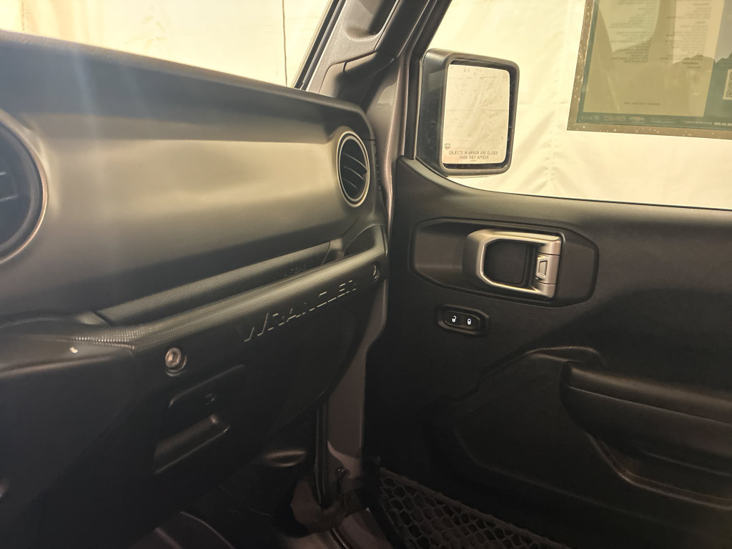 Used 2019 Jeep Wrangler Sport AWD/4WD image 22