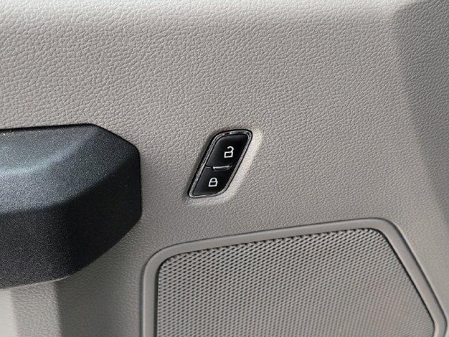 Used 2018 Ford F250 XL w/ STX Appearance Package RWD image 16