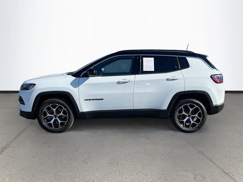 Certified 2025 Jeep Compass Limited image 4