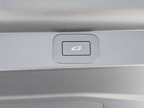 New 2026 Land Rover Range Rover SV AWD/4WD image 14