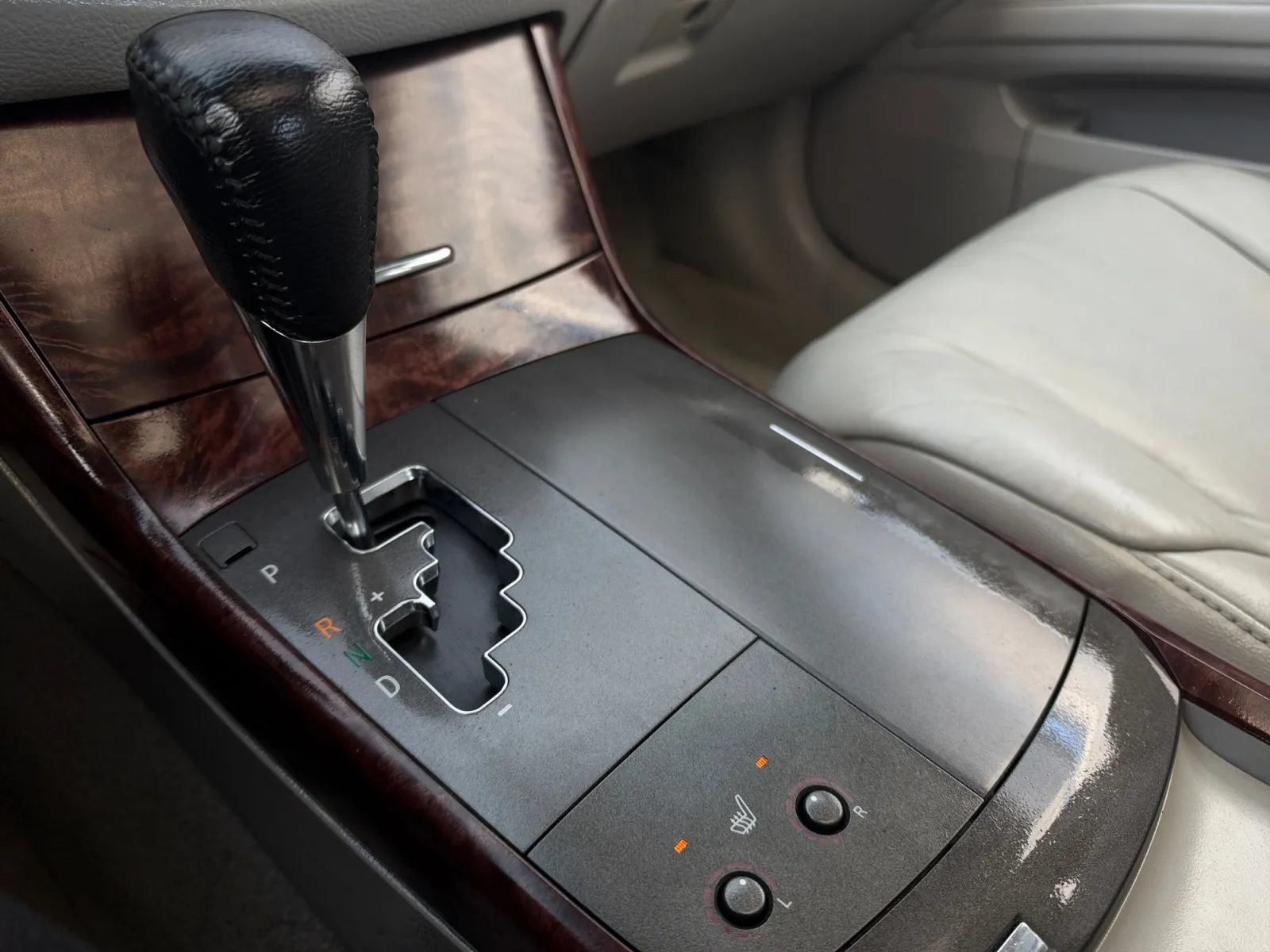 Used 2011 Toyota Avalon FWD image 31