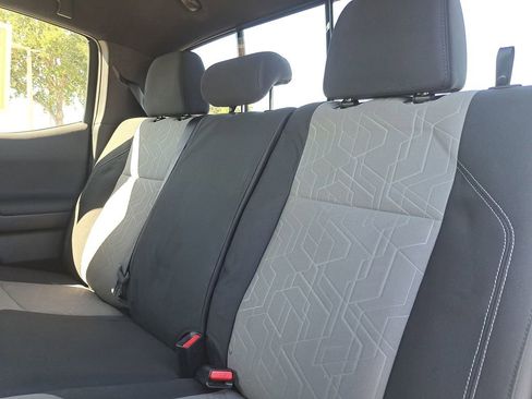 Used 2023 Toyota Tacoma TRD Sport image 9