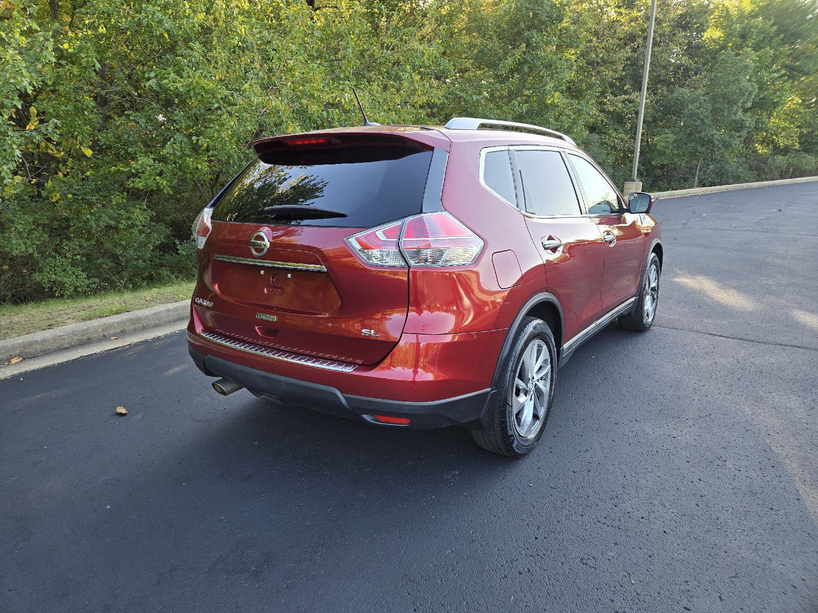 Used 2015 Nissan Rogue SL w/ SL Premium Package FWD image 3