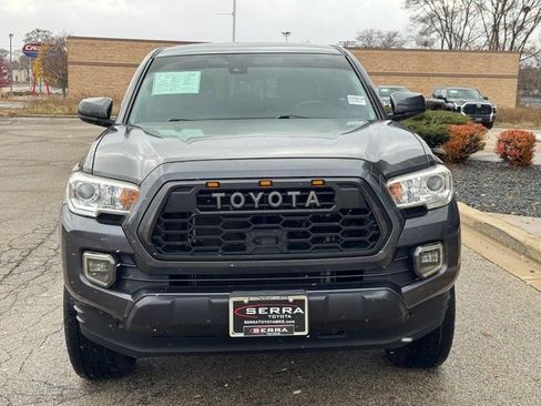 Used 2019 Toyota Tacoma SR image 9