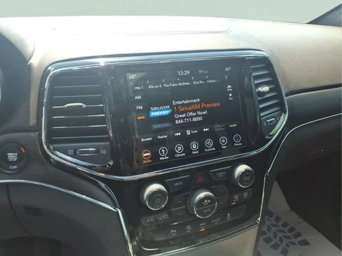 Used 2019 Jeep Grand Cherokee Overland AWD/4WD image 19