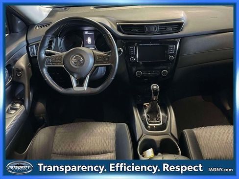 Used 2019 Nissan Rogue SV w/ Premium Package image 12