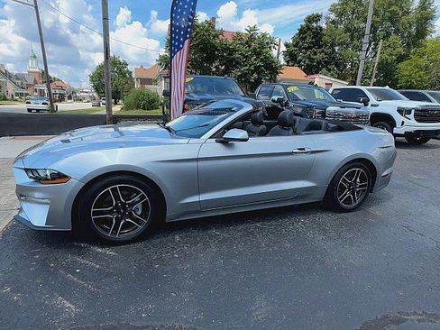 Used 2023 Ford Mustang Premium image 5