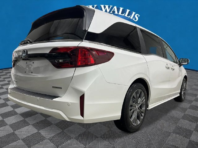 New 2027 Honda Odyssey Touring image 3