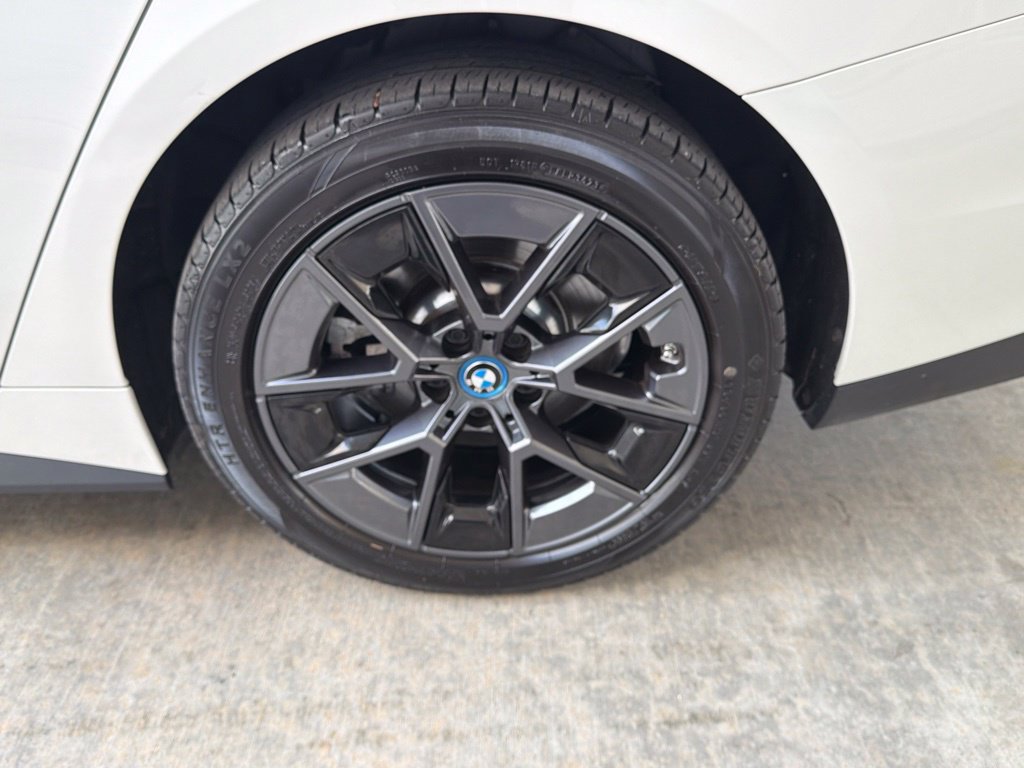 Used 2024 BMW i4 eDrive40 RWD image 16