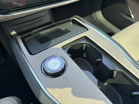 New 2025 Volvo EX90 Plus image 21