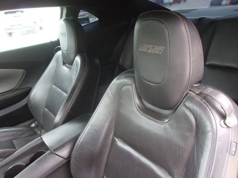 Used 2014 Chevrolet Camaro SS RWD image 12