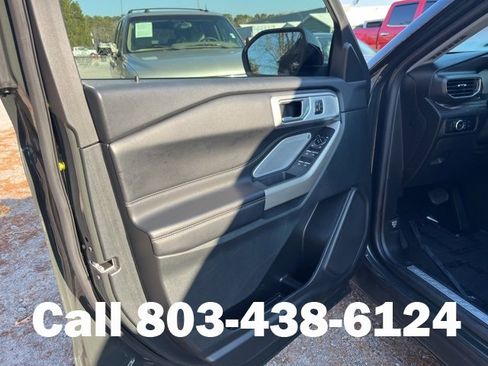 Used 2023 Ford Explorer Limited w/ Limited Technology Package image 5