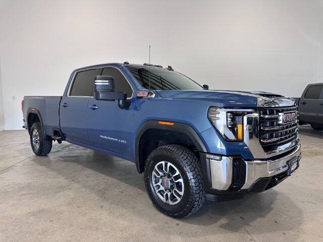 Used 2024 GMC Sierra 3500 SLE w/ SLE Convenience Package AWD/4WD image 4