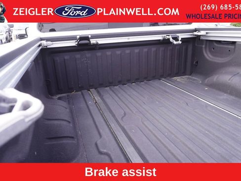 Used 2018 Nissan Titan SL w/ Midnight Edition image 10