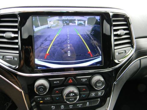 Used 2019 Jeep Grand Cherokee Limited AWD/4WD image 21