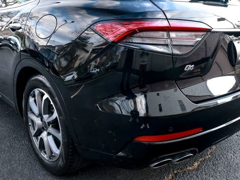 Used 2021 Maserati Levante image 7