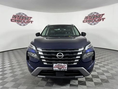 Used 2024 Nissan Rogue SL w/ SL Premium Package FWD image 2