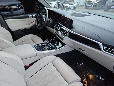 Used 2019 BMW X5 xDrive50i w/ M Sport Package image 19