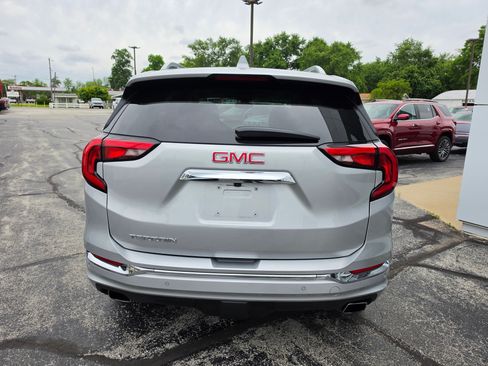 Used 2020 GMC Terrain Denali w/ Denali Premium Package FWD image 5