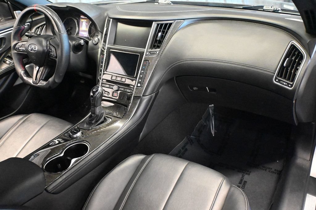 Used 2018 INFINITI Q60 3.0t Luxe RWD image 8