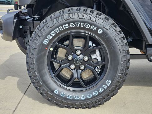 New 2026 Jeep Gladiator Willys image 12