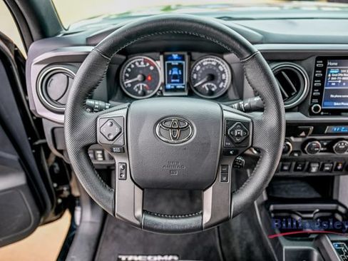 Used 2023 Toyota Tacoma TRD Off-Road w/ Technology Package AWD/4WD image 12