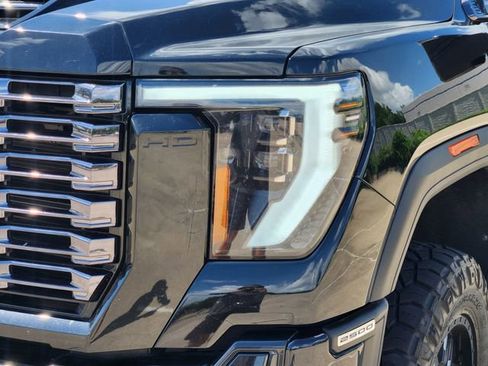 Used 2025 GMC Sierra 2500 Denali Ultimate AWD/4WD image 9