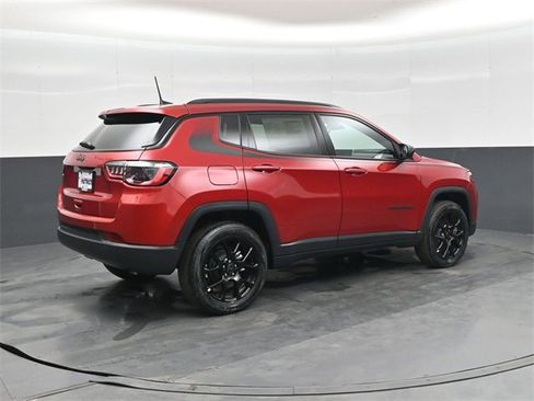 New 2026 Jeep Compass Latitude image 4