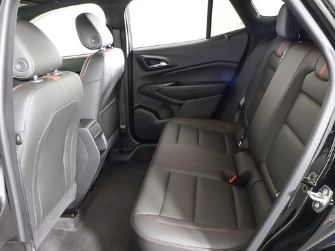 Used 2025 Chevrolet Trax RS w/ Driver Confidence Package image 33