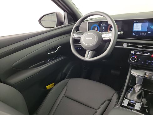 New 2025 Hyundai Santa Cruz SEL image 5