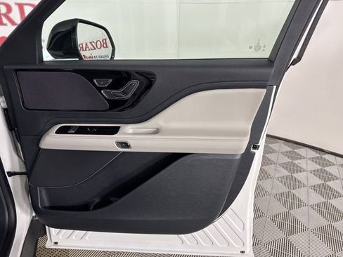 New 2026 Lincoln Aviator Premiere image 21