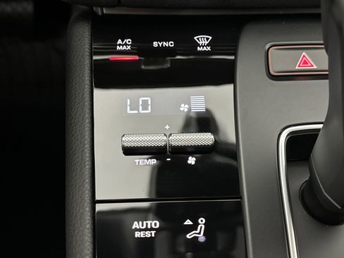 Certified 2025 Porsche Macan image 20