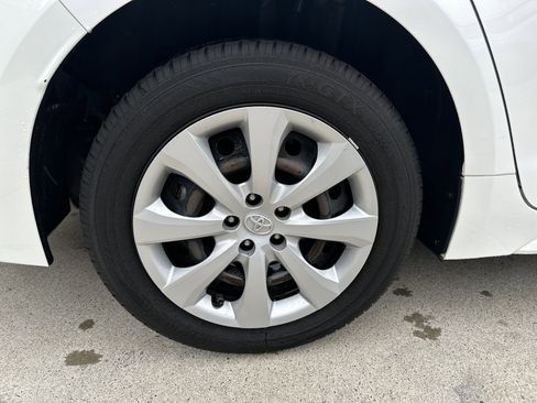 Used 2023 Toyota Corolla LE FWD image 34