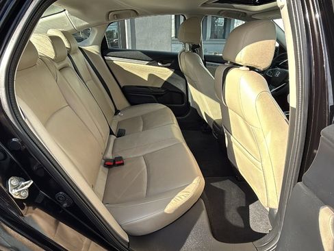 Used 2018 Honda Civic Touring image 15