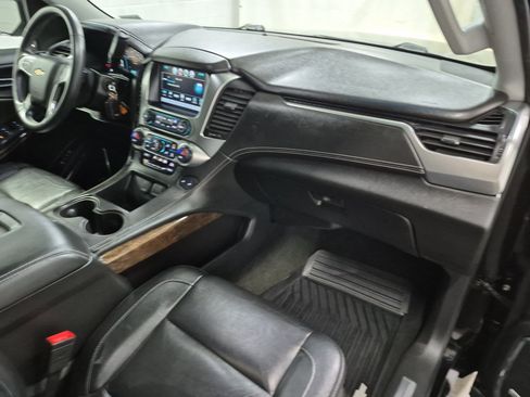 Used 2017 Chevrolet Suburban LT w/ Z71 Midnight Edition AWD/4WD image 33
