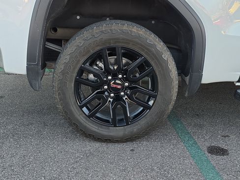 Used 2024 GMC Sierra 1500 Elevation w/ Elevation Premium Package image 11