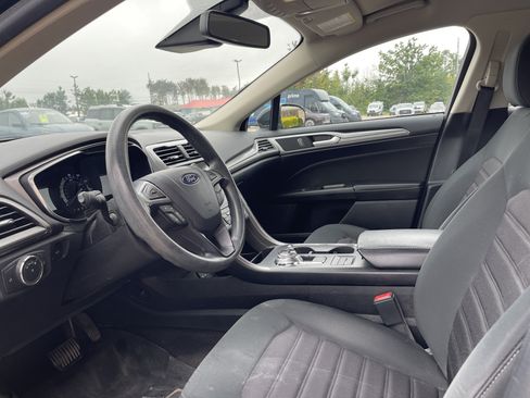 Used 2020 Ford Fusion SE FWD image 10