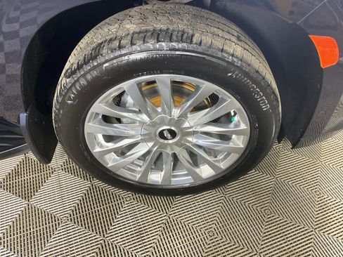 Used 2022 Cadillac Escalade Premium Luxury image 8