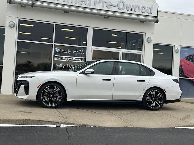 Used 2023 BMW 760i xDrive AWD/4WD image 6