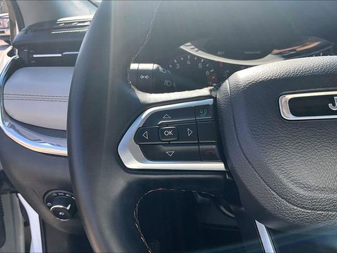 Used 2022 Jeep Compass Limited image 17